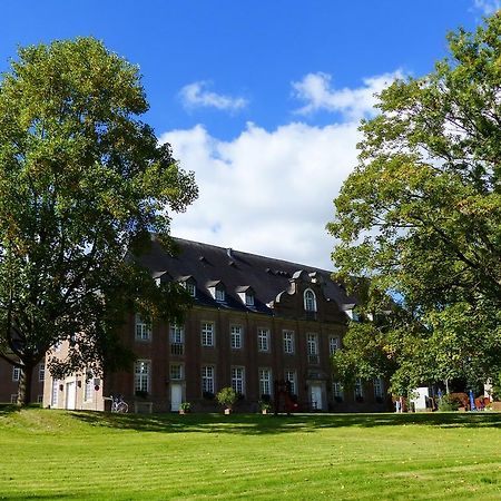 Kloster Langwaden กรีเวนบรอค ภายนอก รูปภาพ