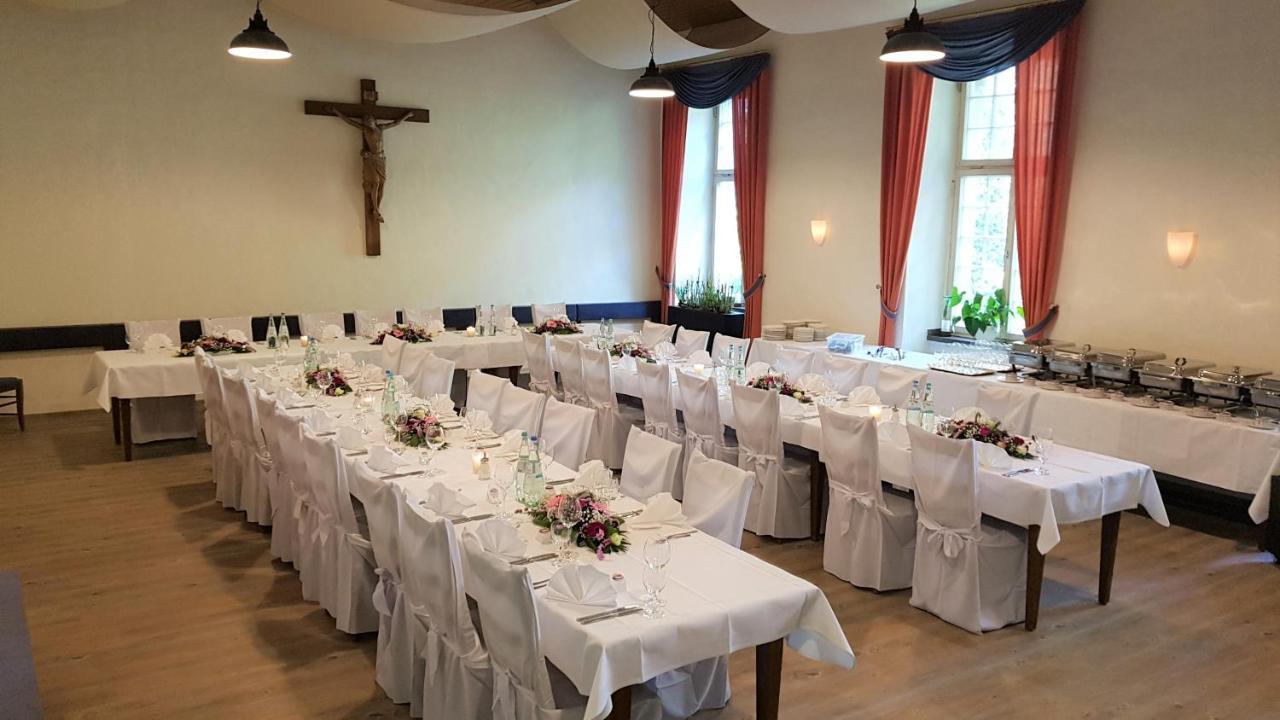 Kloster Langwaden กรีเวนบรอค ภายนอก รูปภาพ