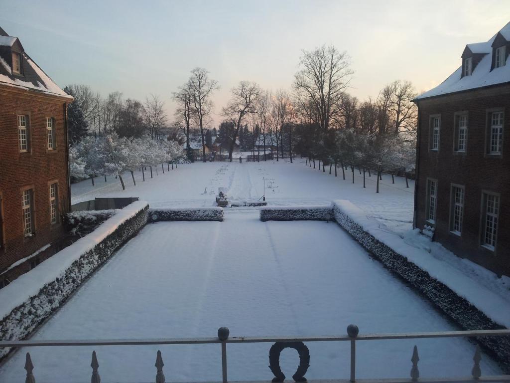 Kloster Langwaden กรีเวนบรอค ภายนอก รูปภาพ